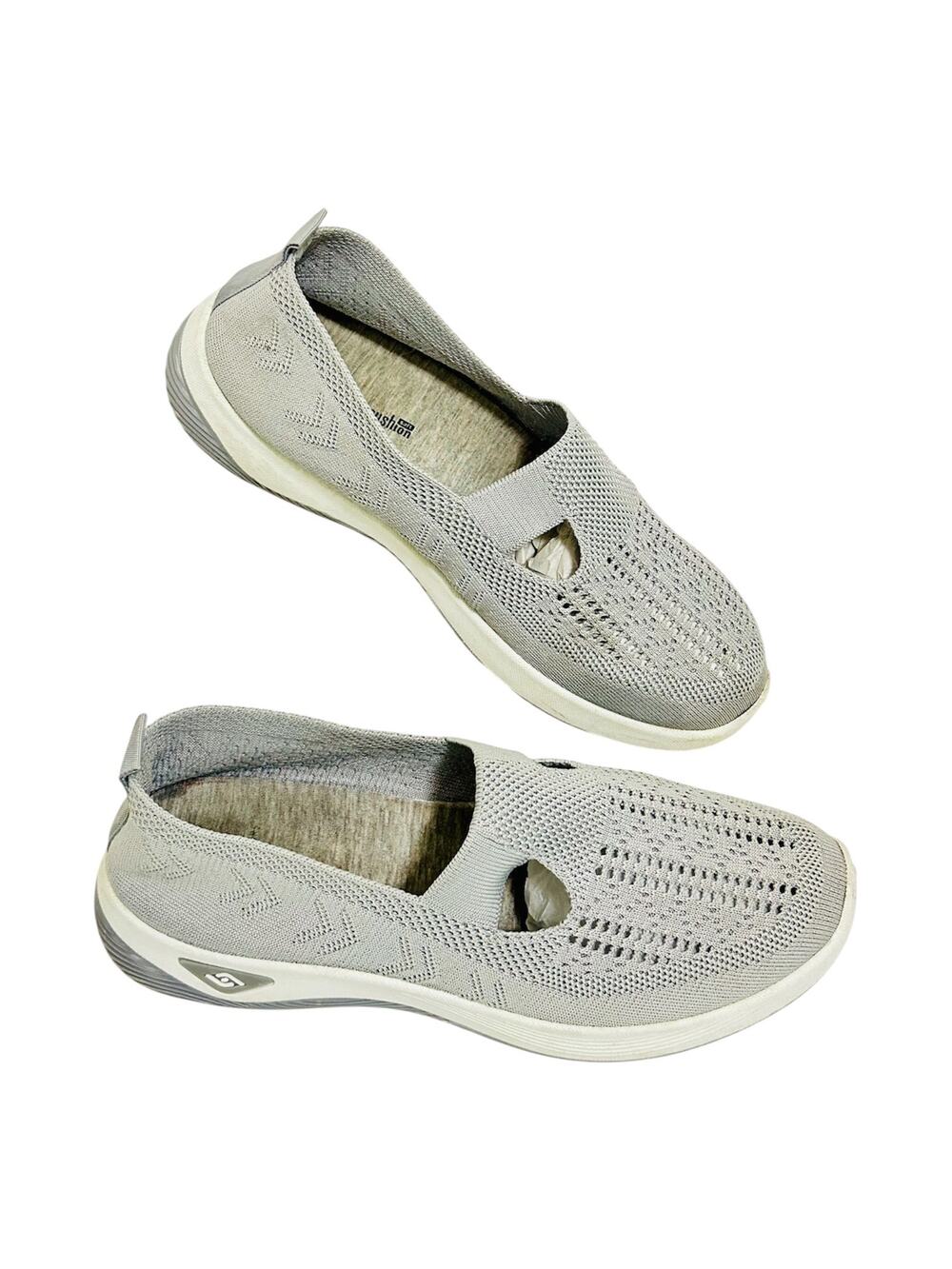 ☁️ Clarks Cloudsteppers Gray Knit Slip On Sneakers Women's 9.5 Comfort Shoes